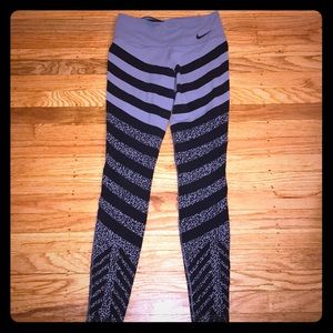 NIKE - dry fit high waisted leggings - sz small